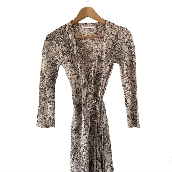 Reformation Jaz Wrap Midi Dress In Python - Picture 4 of 9